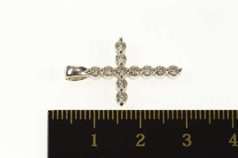 14K White Gold 0.55 Ctw Diamond Classic Cross Christian Pendant