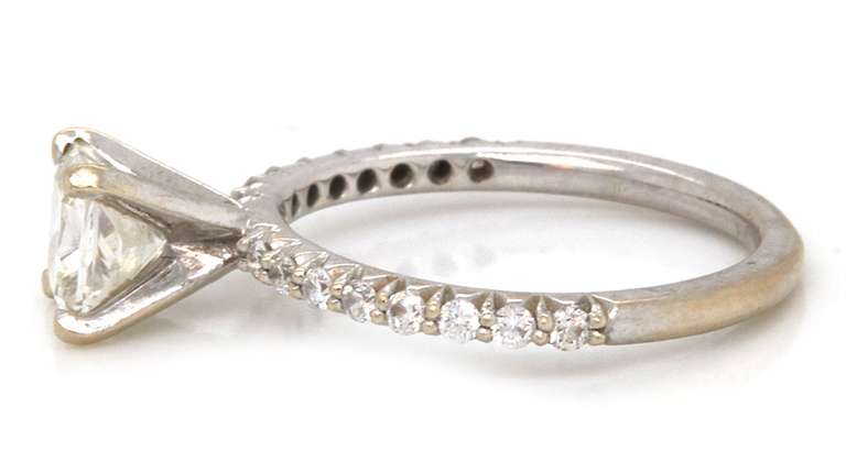 LADIES 14K WHITE GOLD RING WITH 1.25 CARAT OF DIAMONDS