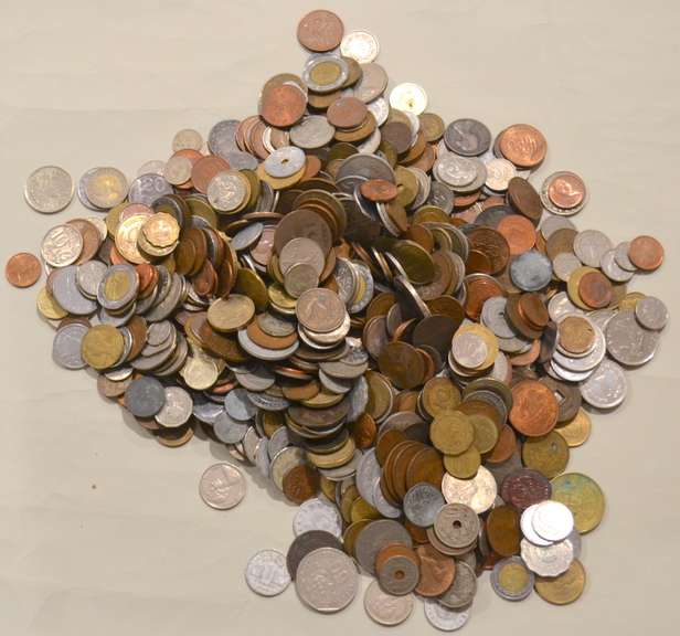 8 Pounds World Coins