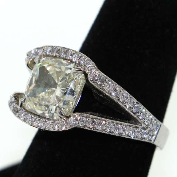 Magnificent and Very High Quality over 7 Carats Platinum Ring Diamond Platinum Ring