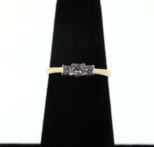 14kt Yellow Gold Diamond three stone Engagment Ring