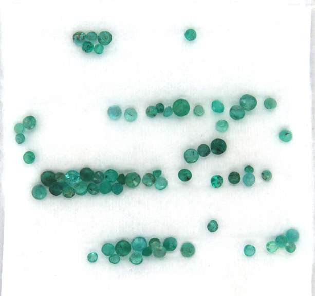 Fun 3.30ct Group of round Emerald Gemstones