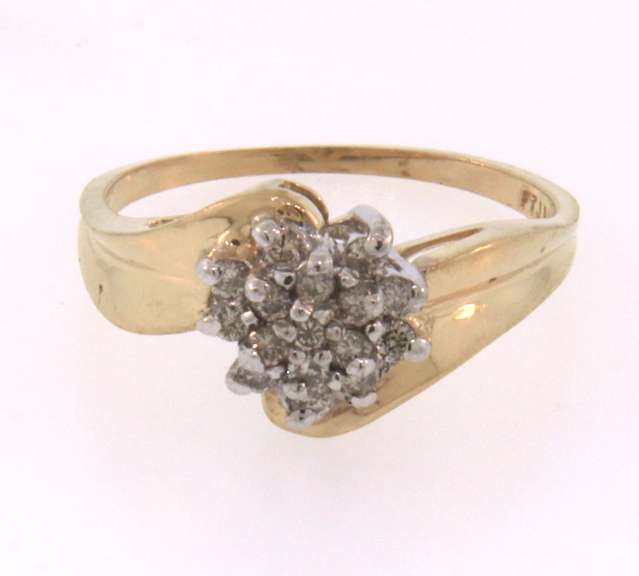 Fun 10kt Yellow Gold Diamond Cluster Ring