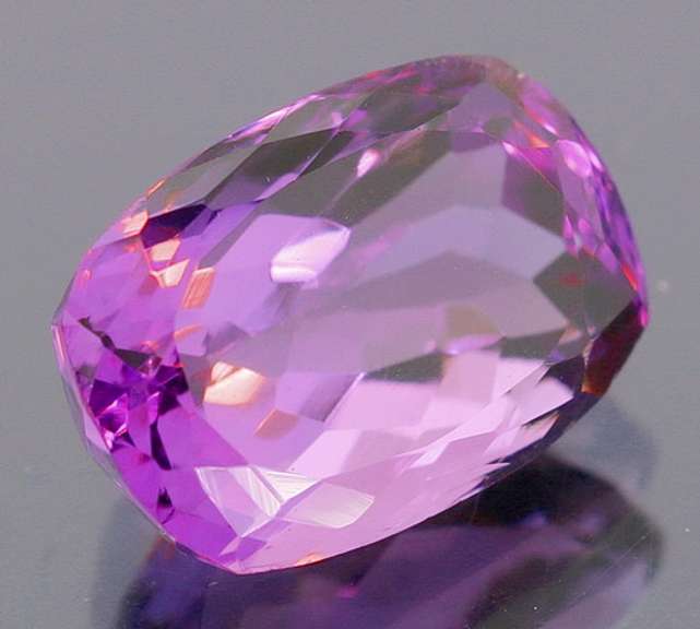 Magnificent 7.56ct true violet Amethyst