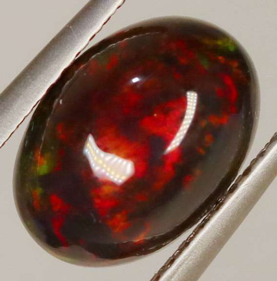 Glistening 2.07ct Welo Black Opal