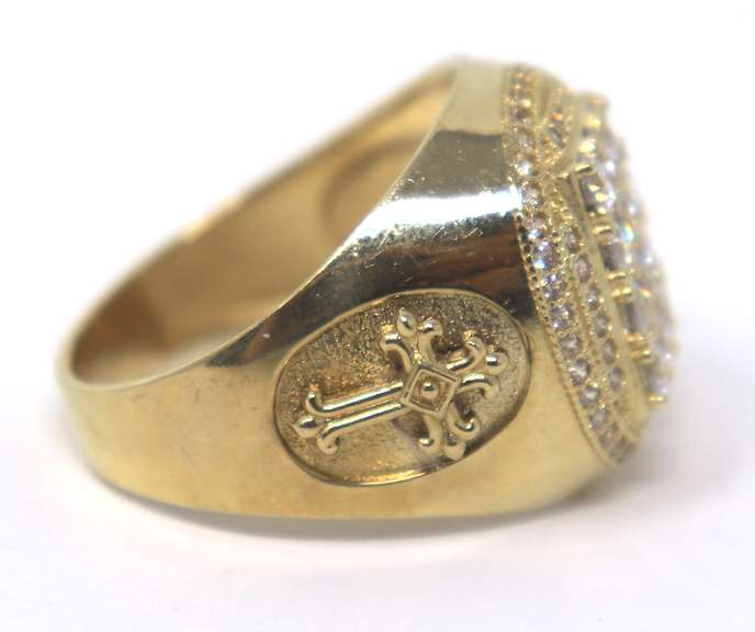 Dazzling Yellow Gold Round Brilliant Cut Diamond Men's Ring