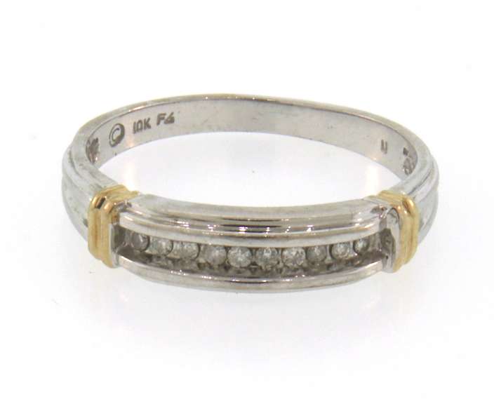 Classic 10kt White Gold Diamond Band Ring
