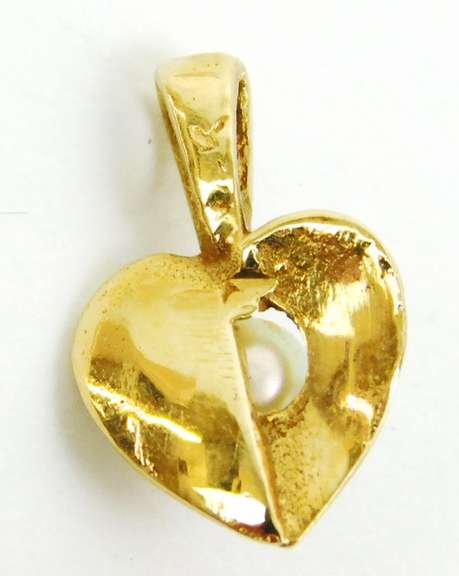 Vintage Petite 14K Heart Pendant with Pearl
