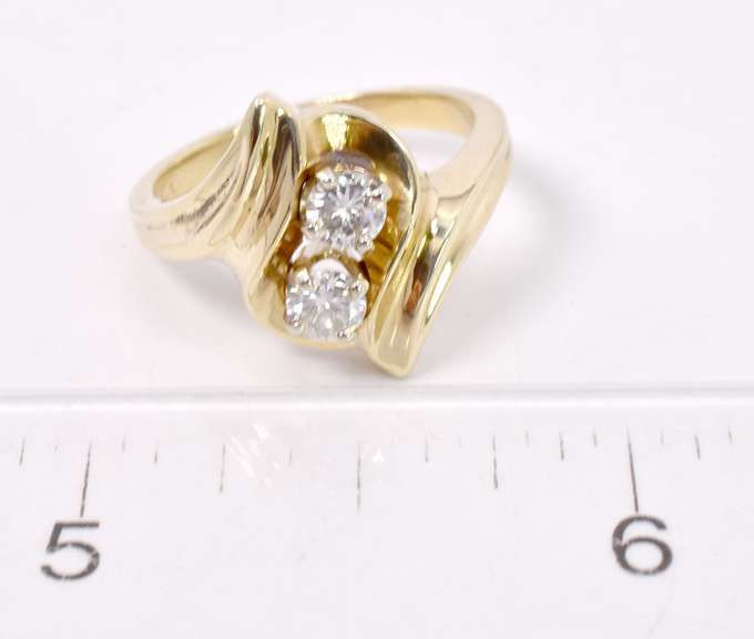 Dazzling Diamonds Set within A Fabulous Curve Design 14K Yellow Gold Ring