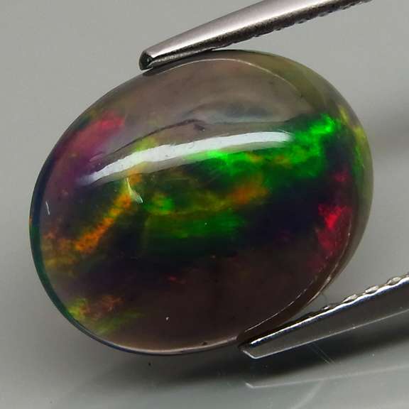 Glistening 2.86ct Welo Black Opal