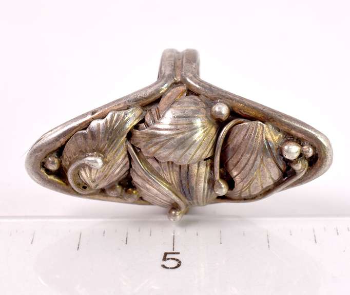 Sterling Silver Vintage Leaves Ring.