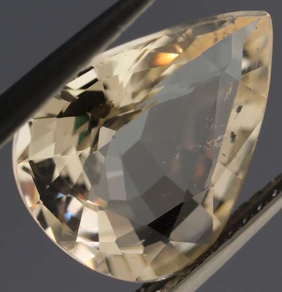 Absolutely gorgeous 4.79ct unheated champagne Beryl