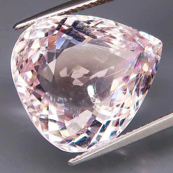 Huge 16.55ct UNTREATED platinum pink Morganite