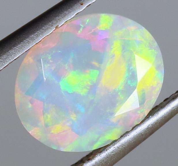 Highly expressive full floral 1.48ct faceted Jelly Opal