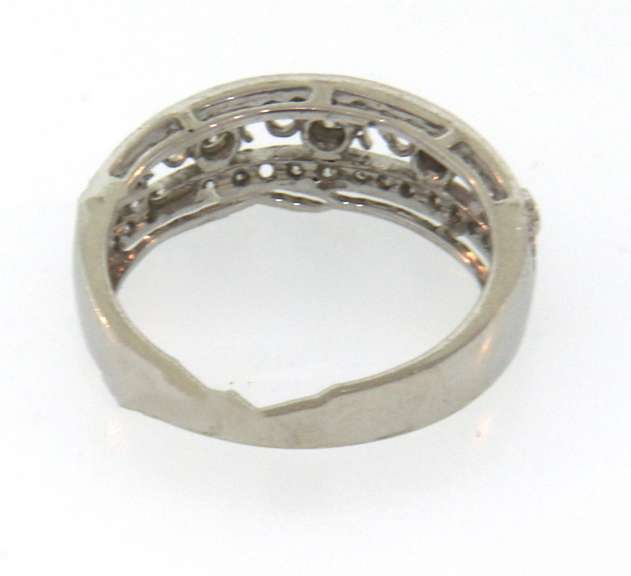 Vintage 14k white gold diamond band ring