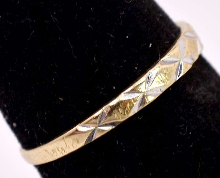 Dainty Carved Design Ladies Ring in 14K Yellow Gold