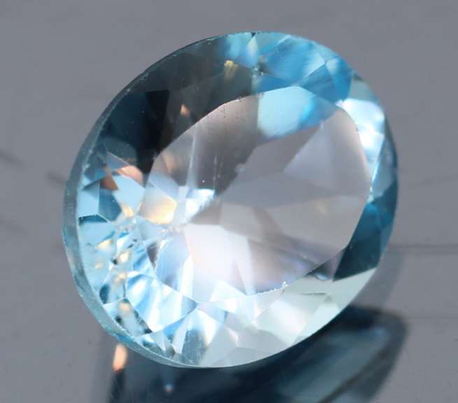 Dazzling 4.45ct 11mm Swiss blue Topaz