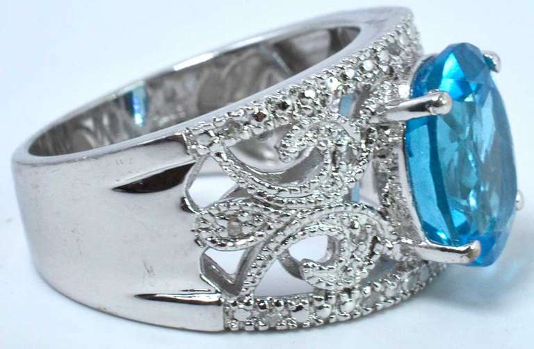 Sterling Silver Blue Gemstone Ring.