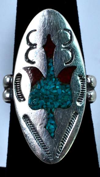 Sterling Silver Oval Ornate Ring.