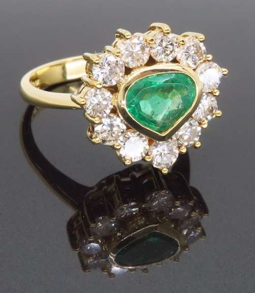 Gorgeous Emerald & Diamond Halo Ring in 18k