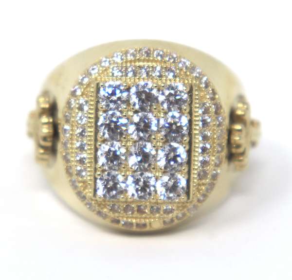 Dazzling Yellow Gold Round Brilliant Cut Diamond Men's Ring