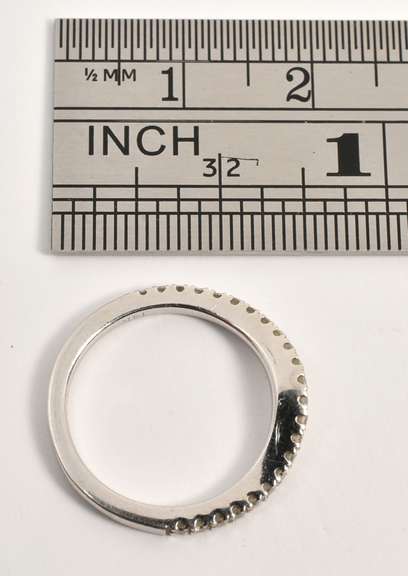 Pretty 14k Wavy Diamond Band