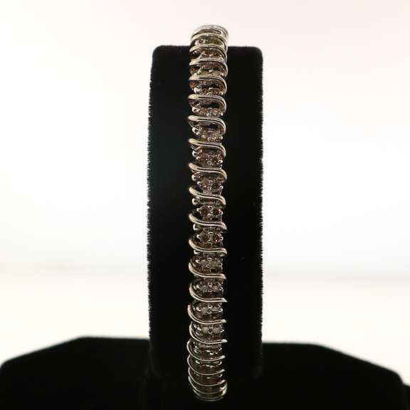 Attractive 2.50 cttw Diamond Tennis Bracelet in 14kt White Gold