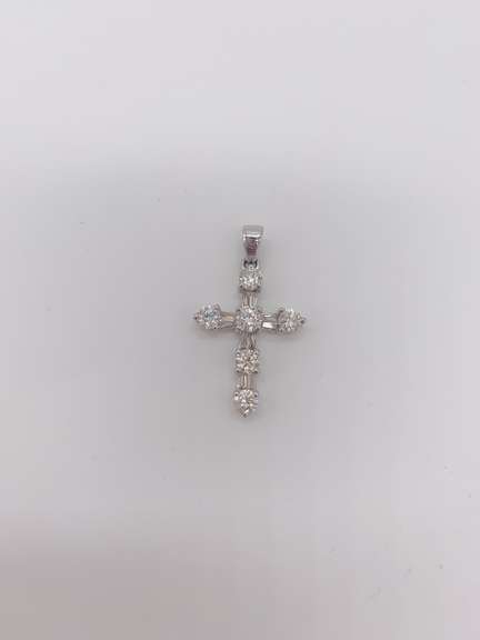 14kt White Gold Diamond Pendant