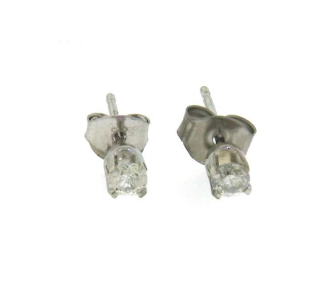 Popular White Gold 3.8mm Round Brilliant Cut Diamond Stud