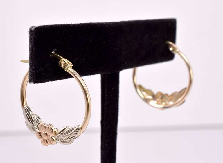 Interesting Tricolor Gold Flower Design Earrings
