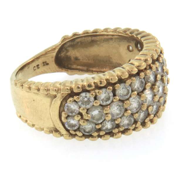 Spectacular 10kt yellow gold diamond band ring