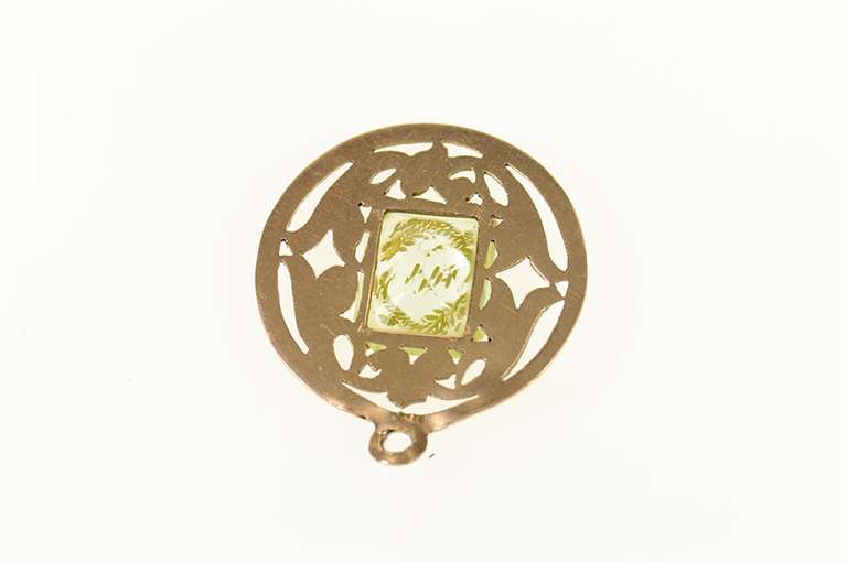 14K Yellow Gold Victorian Pisces Lime Quartz Zodiac Sign Charm/Pendant