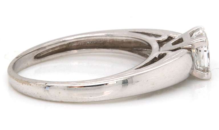 Elegant 18K White Gold Princess-Cut Diamond Solitaire Ring