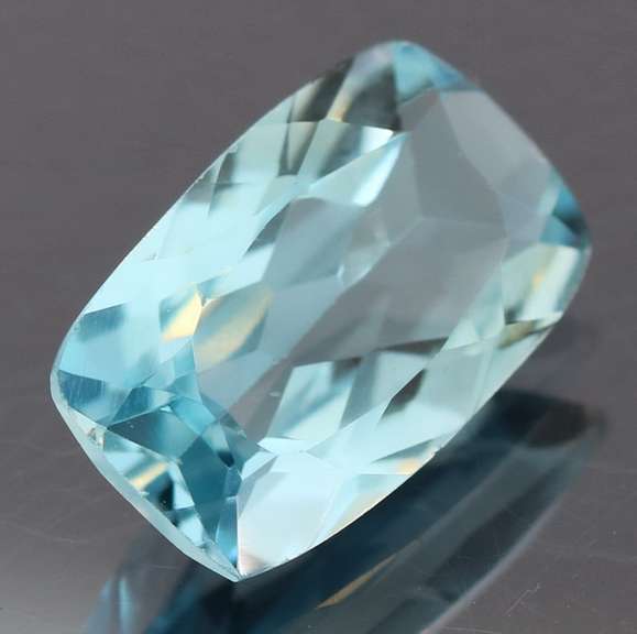 Brilliant 4.98ct cushion cut Swiss blue Topaz