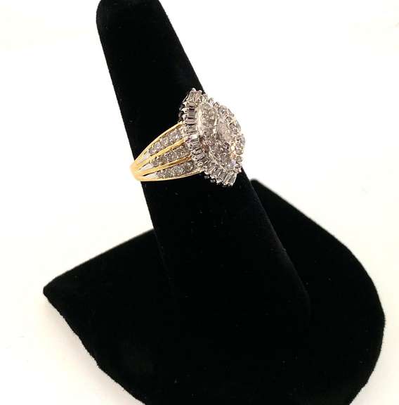 Exquisite 14kt Yellow Gold Diamond Cluster Ring