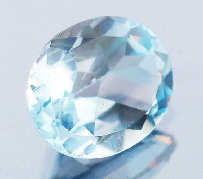 Impressive 3.95ct 11x9mm top Sky blue Topaz