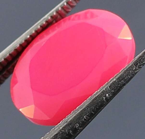 Gorgeous 1.45ct faceted neon pink Opal