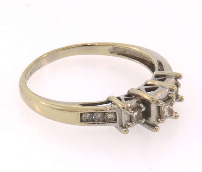14kt white gold 3-diamond ring