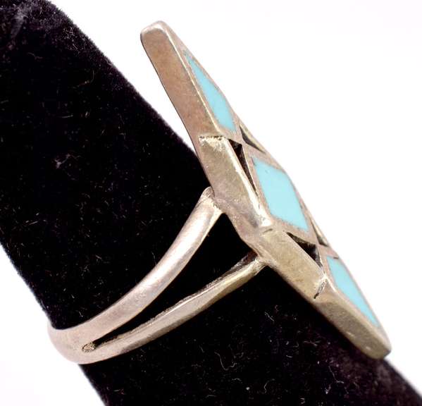 Sterling Silver Blue Gemstone Ring.