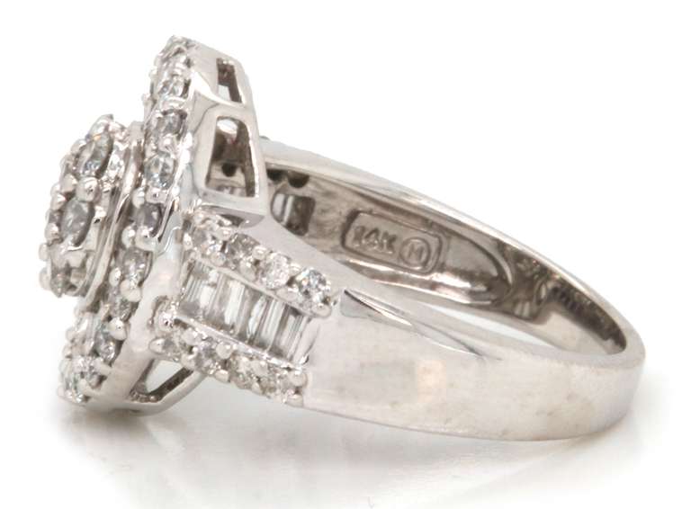 Sparkling 2.00 carat Diamond Engagement Ring in 14kt Gold
