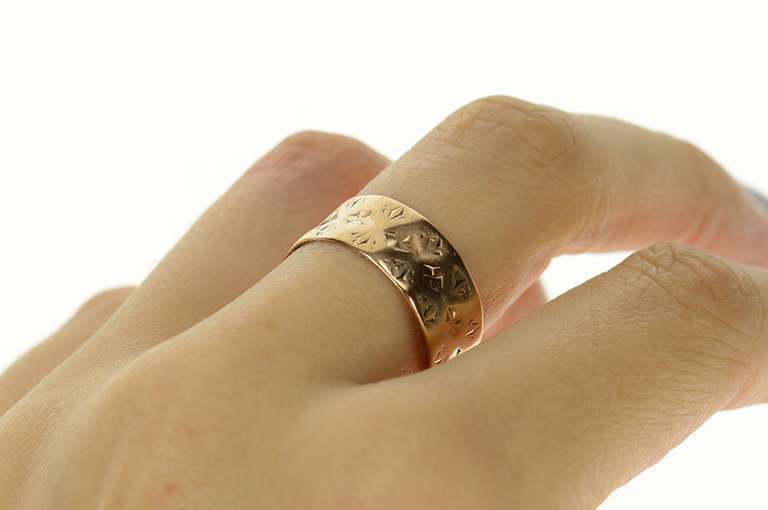 10K Yellow Gold Victorian Ornate Patterned Statement Band Ring
