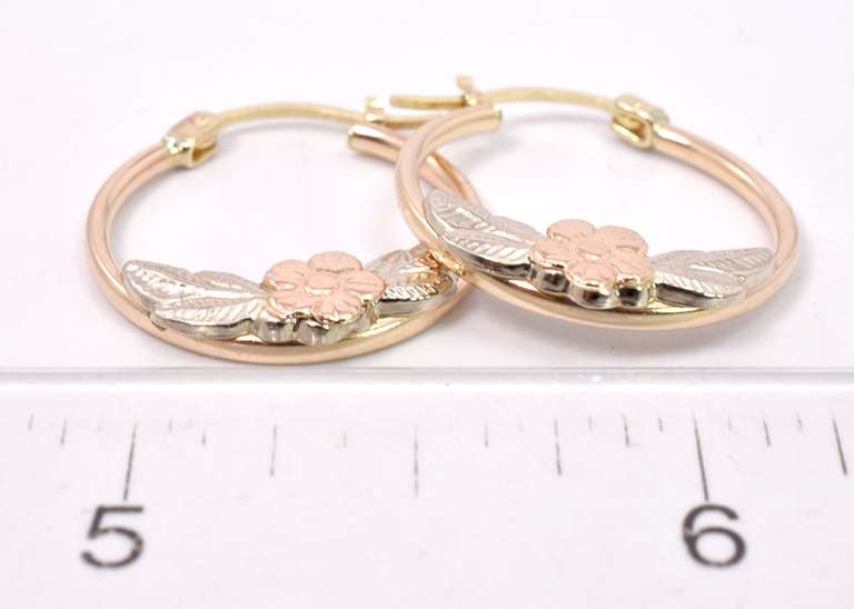 Interesting Tricolor Gold Flower Design Earrings