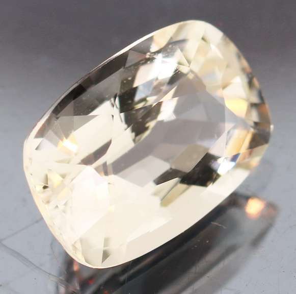 Exquisite 4.53ct high fire platinum blonde Beryl