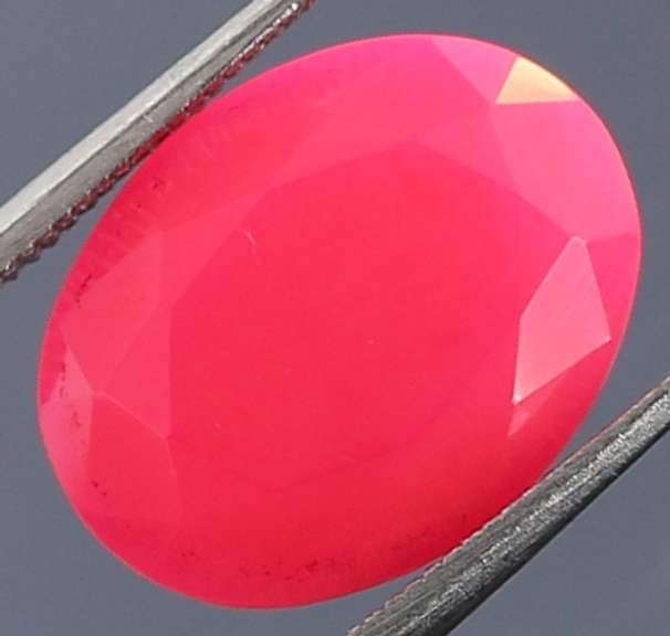Gorgeous 2.40ct faceted flamingo pink Opal