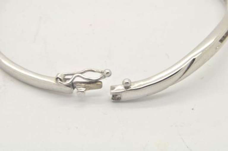 LADIES 14 KT WHITE GOLD DIAMOND BANGLE