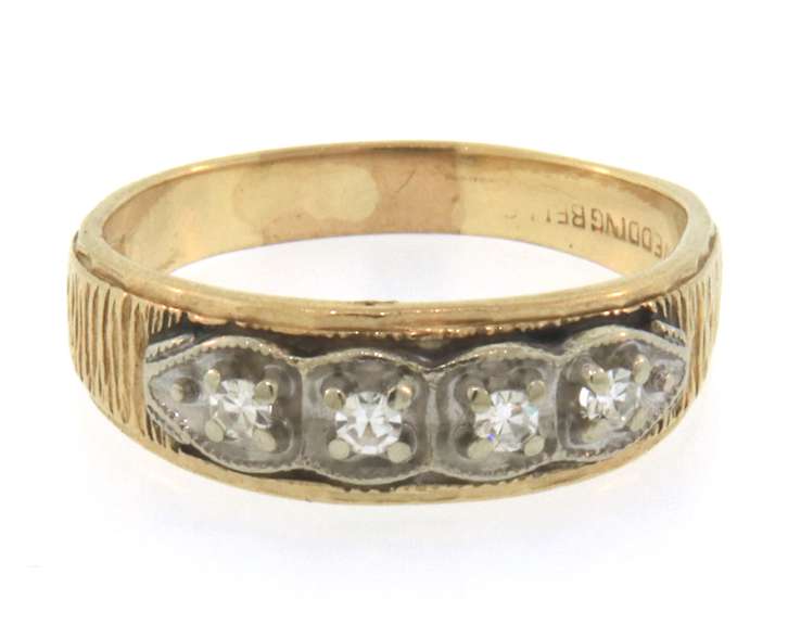 Wonderful 10kt Yellow Gold Diamond Band Ring