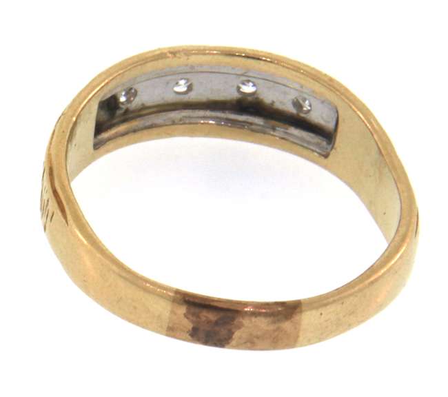 Wonderful 10kt Yellow Gold Diamond Band Ring