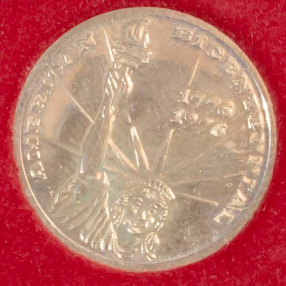 Americas Bicentennial Gold Medal