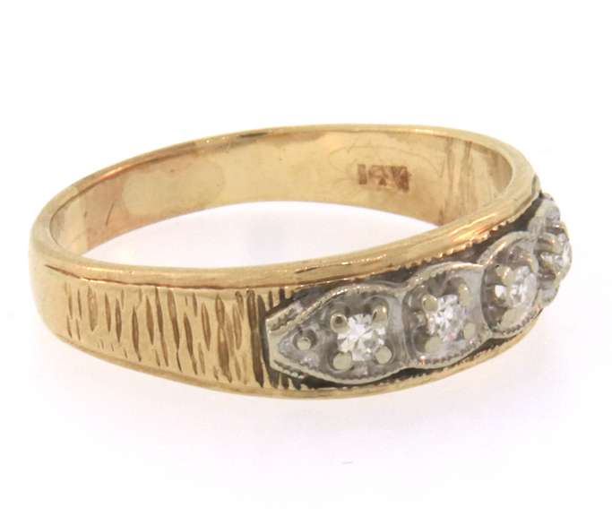 Wonderful 10kt Yellow Gold Diamond Band Ring