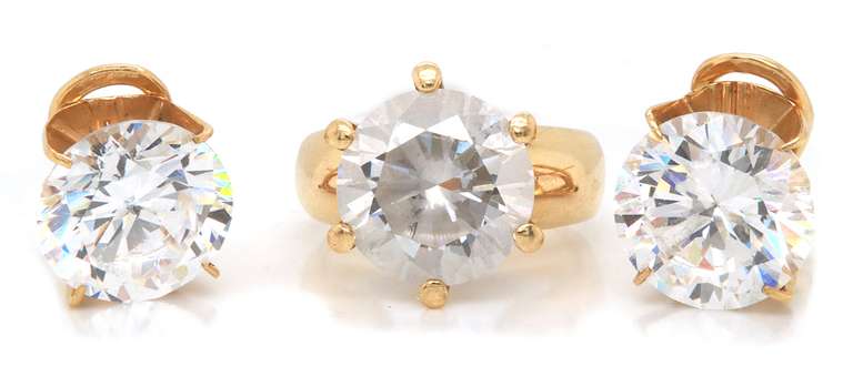 14K GOLD LADIES HUGE CZ RING WITH MATCHING STUDS